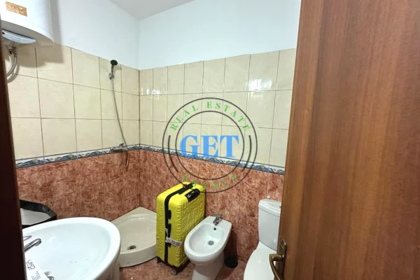 Shtepi ne shitje Apartament ne Durres, 2+1, Mobilimi E mobiluar, Pagesa 123,000  Euro.