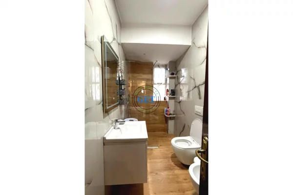 Shtepi ne shitje Apartament ne Durres, 2+1, Mobilimi E mobiluar, Pagesa 120,000  Euro.