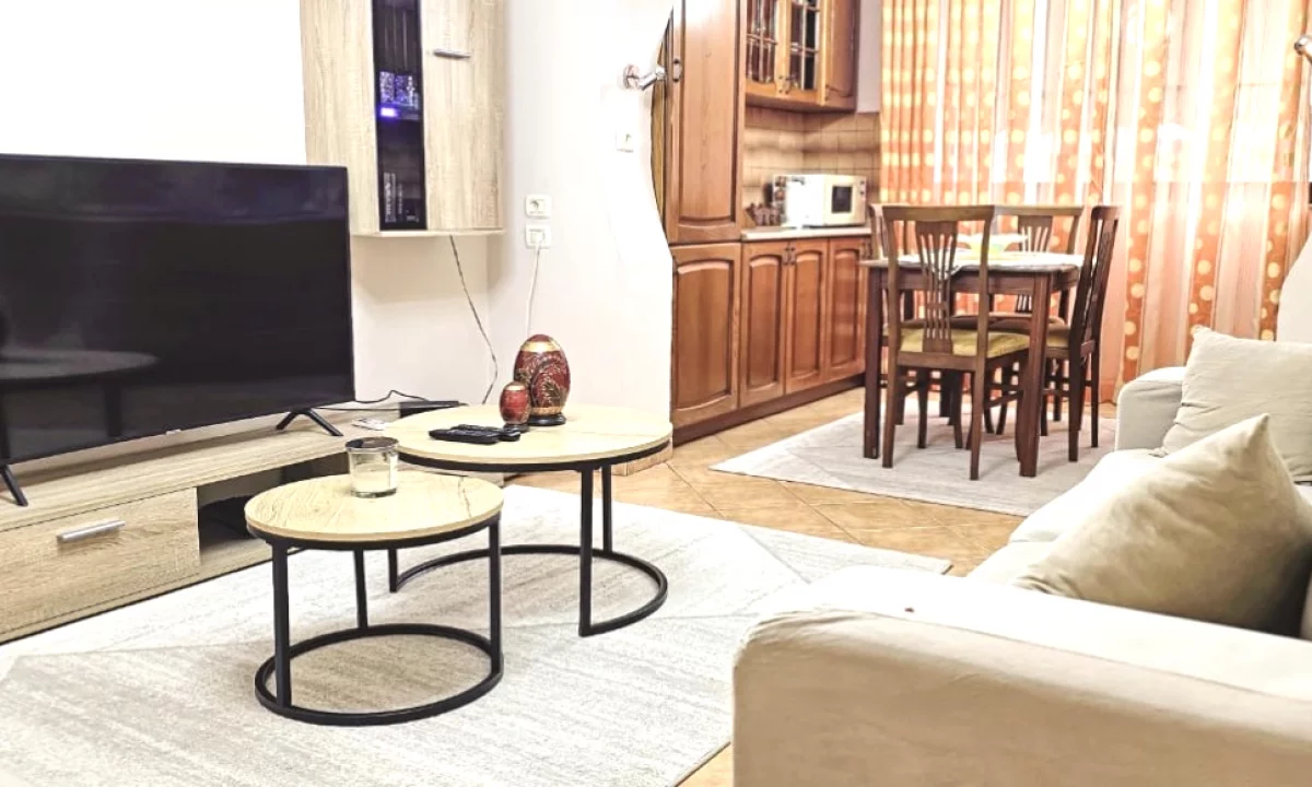 Shtepi me qera Apartament ne Tirane, 2+1, Mobilimi E mobiluar, Pagesa 700  Euro.