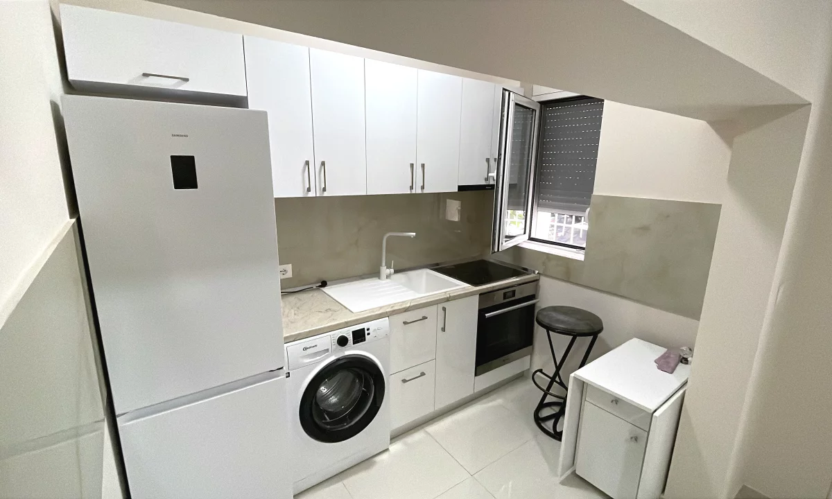 Shtepi me qera Apartament ne Tirane, Garsoniere, Mobilimi E mobiluar, Pagesa 450  Euro.