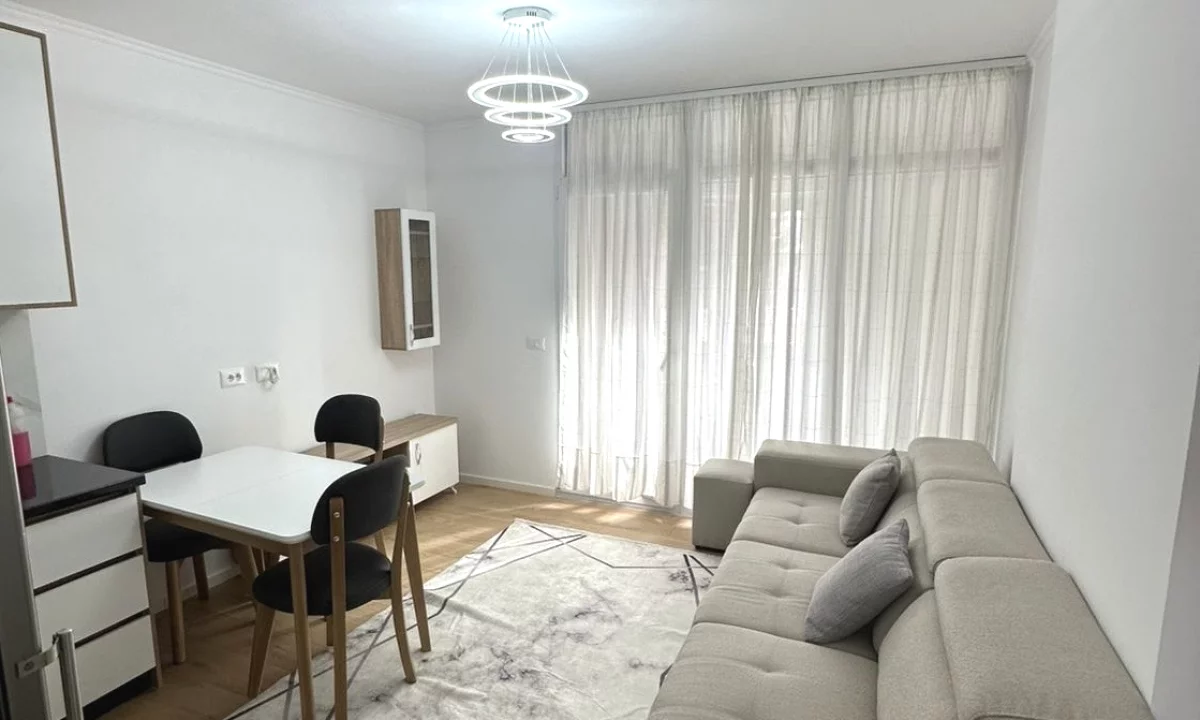 Appartamento in affitto a Tirana 2+1, Arredato