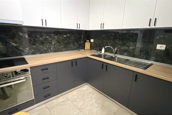 Appartamento in affitto a Tirana 2+1, Arredato