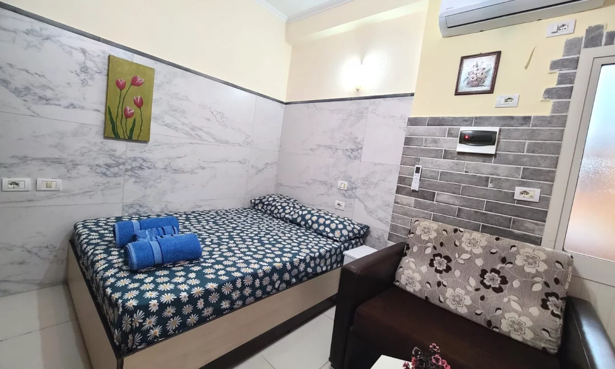 Shtepi me qera Apartament ne Tirane, Garsoniere, Mobilimi E mobiluar, Pagesa 32,000  Leke.