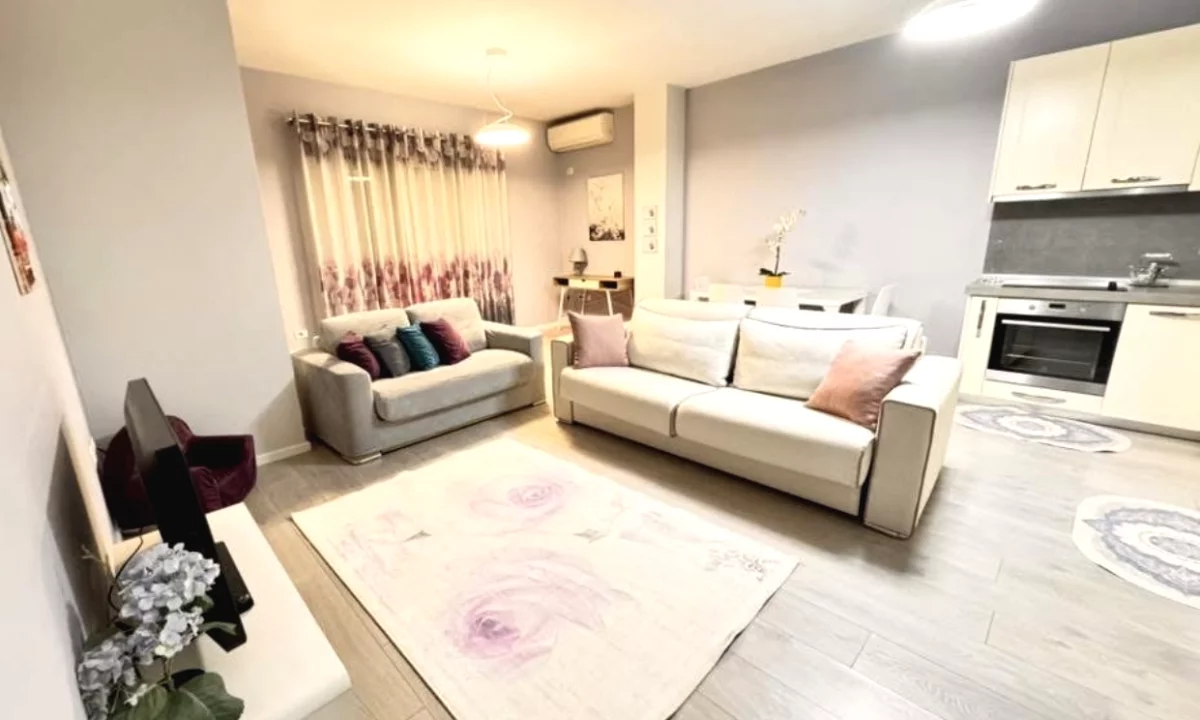 Shtepi me qera Apartament ne Tirane, 1+1, Mobilimi E mobiluar, Pagesa 57,000  Leke.