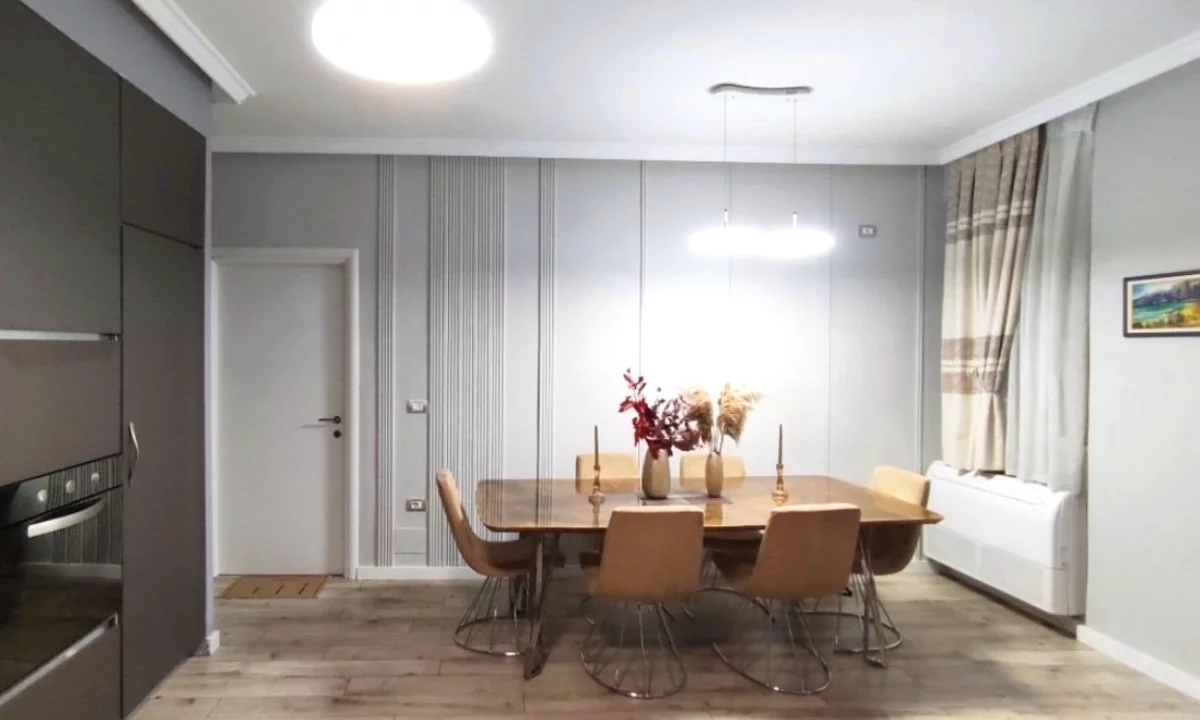 Shtepi me qera Apartament ne Tirane, 2+1, Mobilimi E mobiluar, Pagesa 600  Euro.