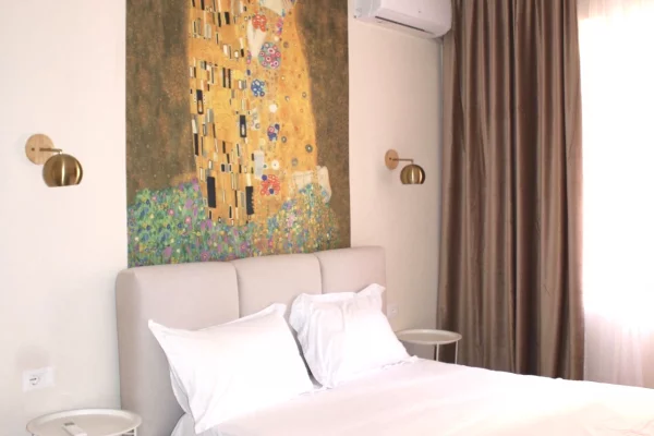 Shtepi me qera 2+1 ne Tirane - 1,100 Euro