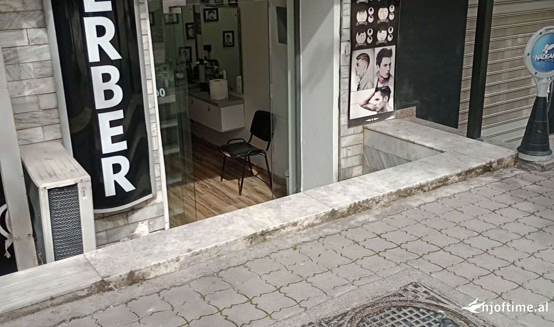 Shitet dyqan ngjitur me shatervanin Elbasan 