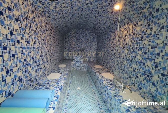 SHITET HOTEL ME PISHINE NE SHKALLNUR!