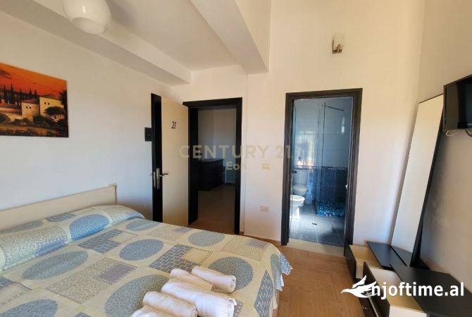 SHITET HOTEL ME PISHINE NE SHKALLNUR!