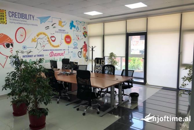 Ambient biznesi ne shitje 3+1 ne Durres - 1,200,000 Euro