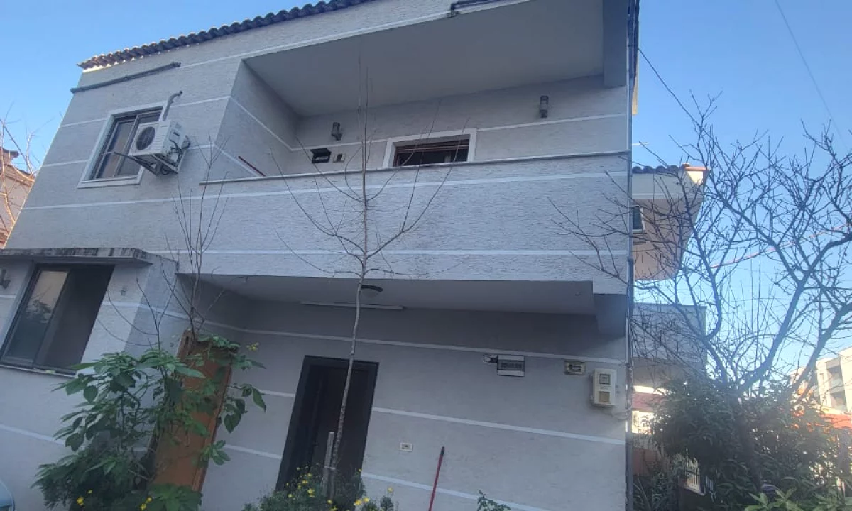 Shtepi ne shitje Shtepi Private ne Tirane, 5+1, Mobilimi E mobiluar, Pagesa 225,000  Euro.