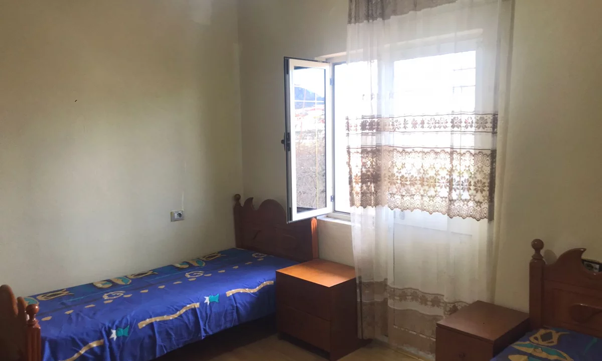 Shtepi me qera Apartament ne Tirane, 2+1, Mobilimi E mobiluar, Pagesa 410  Euro.