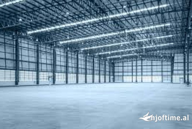 Ambiente Commerciale in Affitto 4+1 a Tirana - 6,000 Euro