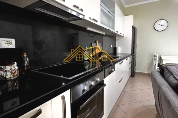 Shtepi me qera Apartament ne Durres, 1+1, Mobilimi E mobiluar, Pagesa 350  Euro.