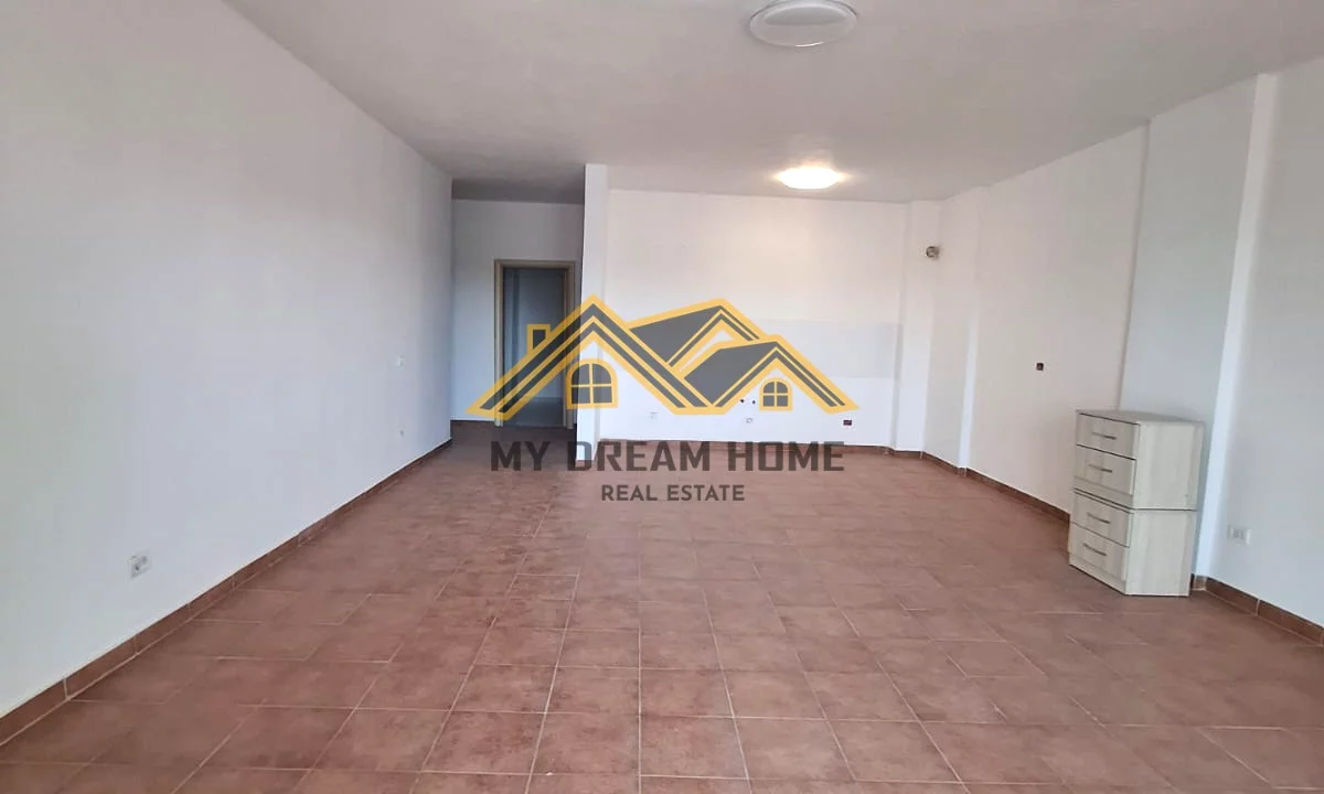 Shtepi ne shitje Apartament ne Durres, 2+1, Mobilimi E mobiluar, Pagesa 82,000  Euro.