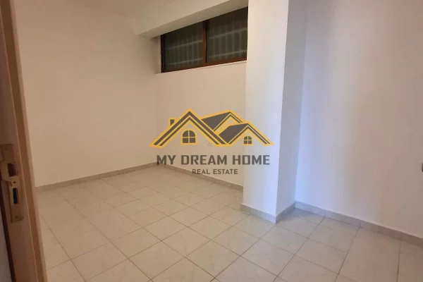 Shtepi ne shitje Apartament ne Durres, 2+1, Mobilimi E mobiluar, Pagesa 82,000  Euro.