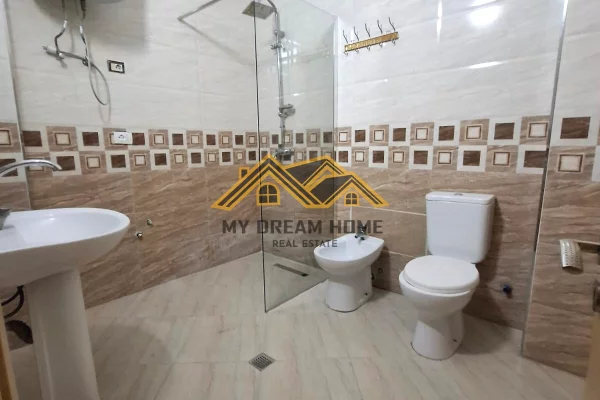 Shtepi ne shitje Apartament ne Durres, 2+1, Mobilimi E mobiluar, Pagesa 82,000  Euro.