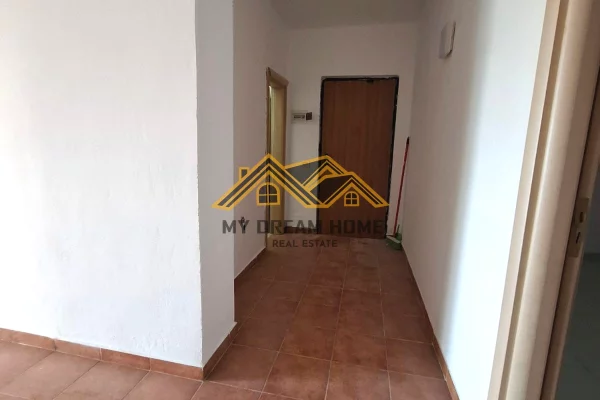 Shtepi ne shitje Apartament ne Durres, 2+1, Mobilimi E mobiluar, Pagesa 82,000  Euro.