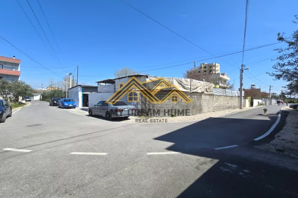 Shtepi ne shitje Apartament ne Durres, 2+1, Mobilimi Bosh, pa mobiluar, Pagesa 220,000  Euro.