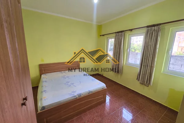 Shtepi me qera Apartament ne Durres, 6+1, Mobilimi Pjeserisht e mobiluar, Pagesa 900  Euro.