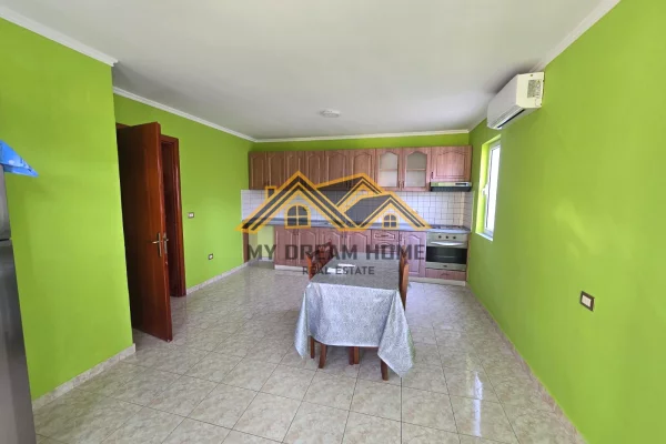 Shtepi me qera Apartament ne Durres, 6+1, Mobilimi Pjeserisht e mobiluar, Pagesa 900  Euro.