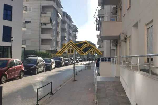 Shtepi ne shitje Apartament ne Durres, 1+1, Mobilimi E mobiluar, Pagesa 115,000  Euro.
