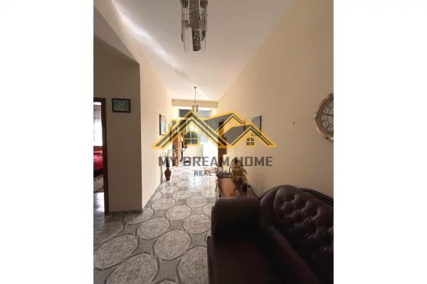 Shtepi ne shitje Shtepi Private ne Durres, 2+1, Mobilimi E mobiluar, Pagesa 250,000  Euro.