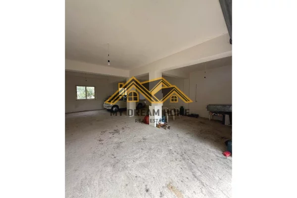 Shtepi ne shitje Shtepi Private ne Durres, 2+1, Mobilimi E mobiluar, Pagesa 250,000  Euro.