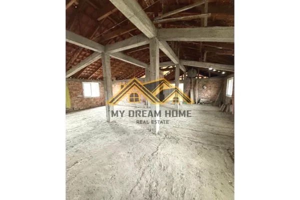 Shtepi ne shitje Shtepi Private ne Durres, 2+1, Mobilimi E mobiluar, Pagesa 250,000  Euro.