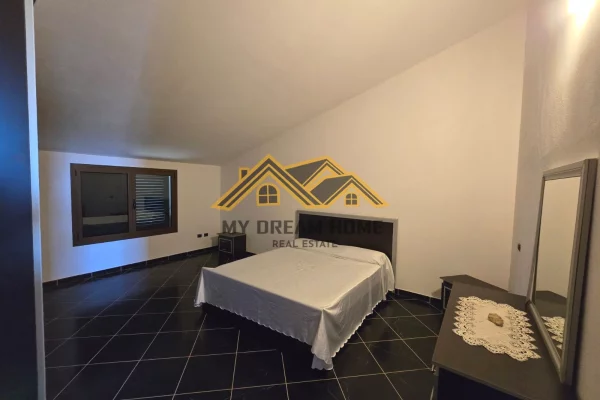 Shtepi ne shitje Shtepi Private ne Durres, 6+1, Mobilimi E mobiluar, Pagesa 155,000  Euro.