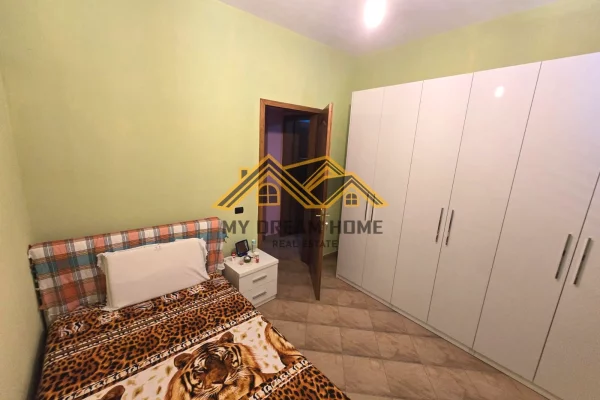 Shtepi ne shitje Shtepi Private ne Durres, 6+1, Mobilimi E mobiluar, Pagesa 155,000  Euro.