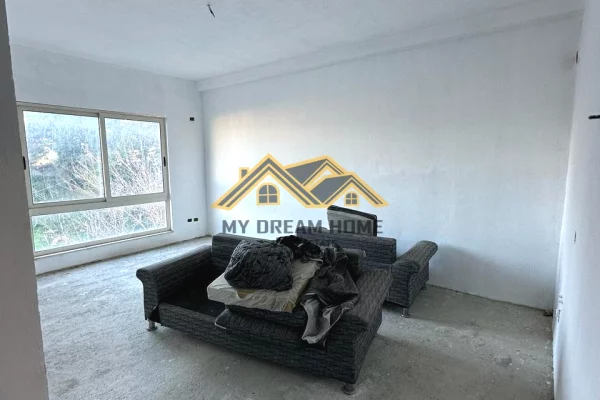 🏡✨ Shitet Apartament 1+1 – Tek Vila e Zogut, Tiranë 📍