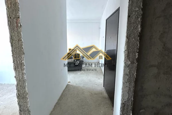 Shtepi ne shitje Apartament ne Durres, 1+1, Mobilimi Bosh, pa mobiluar, Pagesa 72,000  Euro.