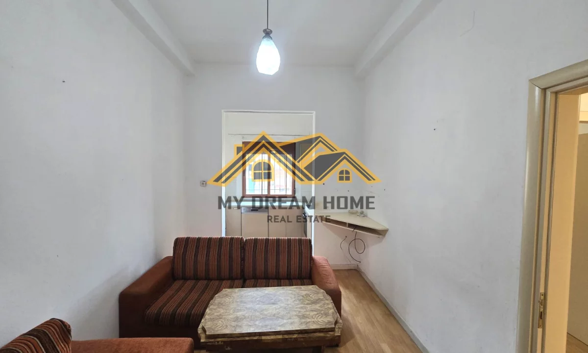 Shtepi me qera Apartament ne Durres, 3+1, Mobilimi E mobiluar, Pagesa 400  Euro.