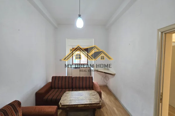 🏡✨ Jepet me Qira Apartament 3+1 – Qendër, Durrës 📍