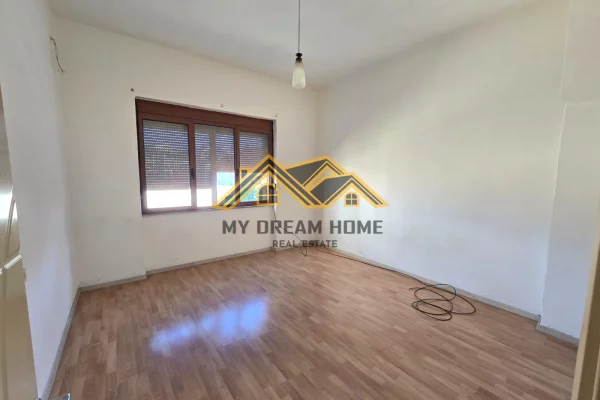 Shtepi me qera Apartament ne Durres, 3+1, Mobilimi E mobiluar, Pagesa 400  Euro.