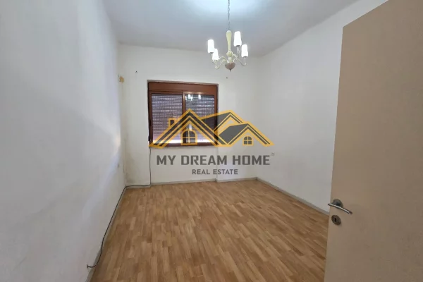 Shtepi me qera Apartament ne Durres, 3+1, Mobilimi E mobiluar, Pagesa 400  Euro.