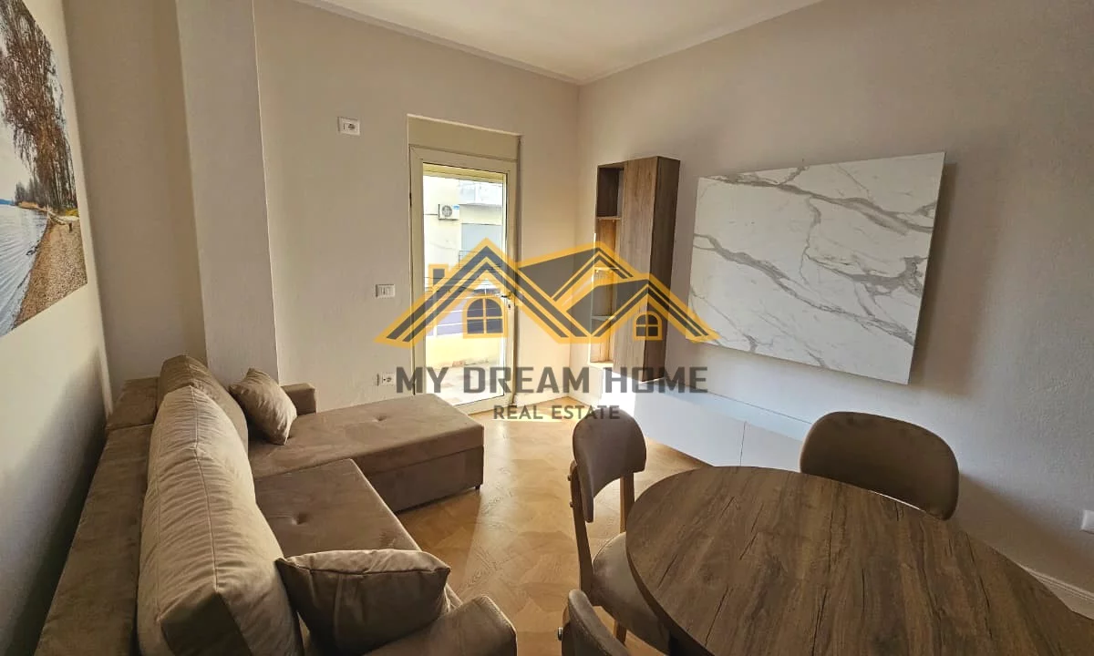 Shtepi ne shitje Apartament ne Durres, 1+1, Mobilimi E mobiluar, Pagesa 105,000  Euro.