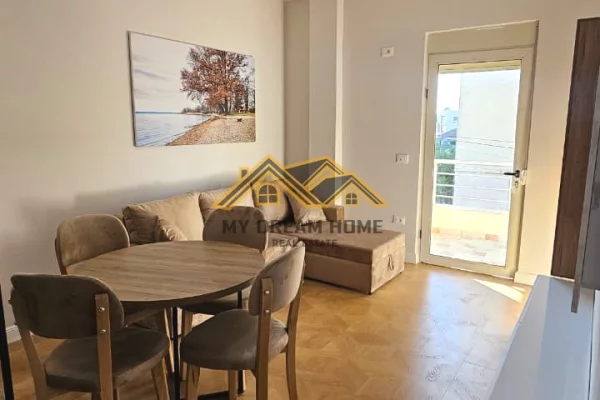 Shtepi ne shitje Apartament ne Durres, 1+1, Mobilimi E mobiluar, Pagesa 105,000  Euro.