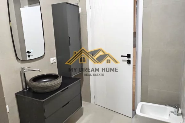 Shtepi ne shitje Apartament ne Durres, 1+1, Mobilimi E mobiluar, Pagesa 105,000  Euro.