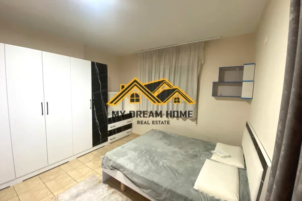 Shtepi ne shitje Apartament ne Durres, 2+1, Mobilimi E mobiluar, Pagesa 125,000  Euro.