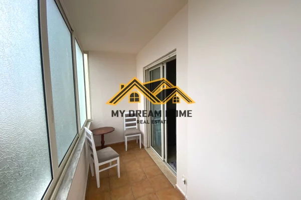 Shtepi ne shitje Apartament ne Durres, 2+1, Mobilimi E mobiluar, Pagesa 125,000  Euro.