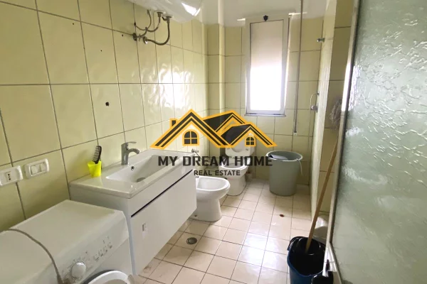 Shtepi ne shitje Apartament ne Durres, 2+1, Mobilimi E mobiluar, Pagesa 125,000  Euro.