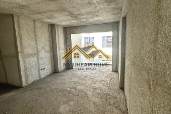 Shtepi ne shitje Apartament ne Durres, 2+1, Mobilimi Bosh, pa mobiluar, Pagesa 116,200  Euro.