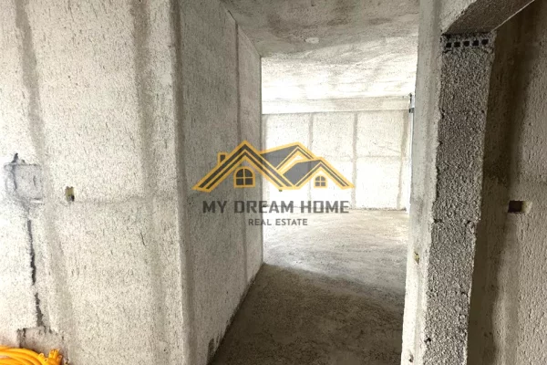 Shtepi ne shitje Apartament ne Durres, 2+1, Mobilimi Bosh, pa mobiluar, Pagesa 116,200  Euro.