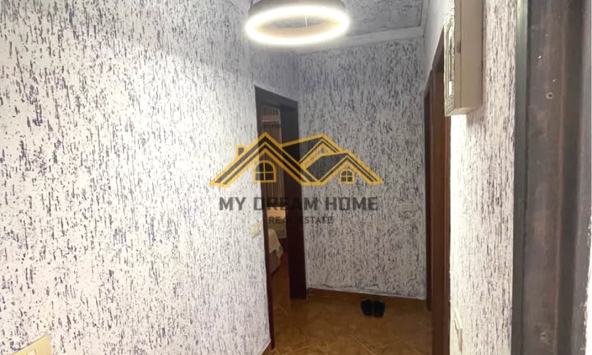 Shtepi ne shitje Apartament ne Durres, 2+1, Mobilimi E mobiluar, Pagesa 90,000  Euro.