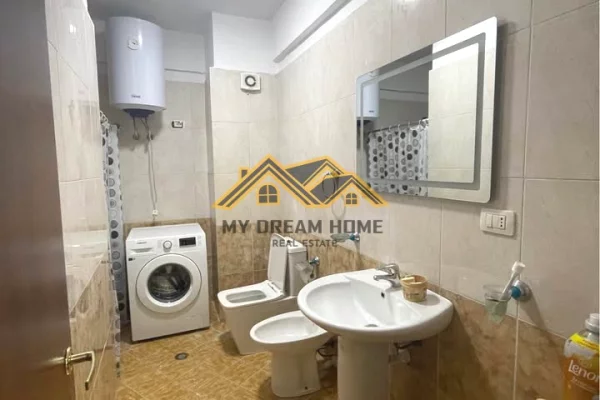 Shtepi ne shitje Apartament ne Durres, 2+1, Mobilimi E mobiluar, Pagesa 90,000  Euro.