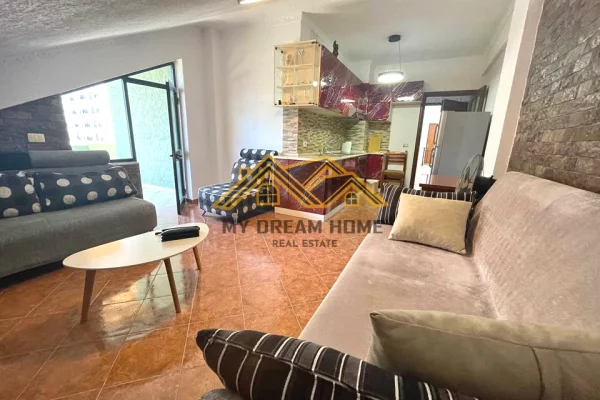 Shtepi ne shitje Apartament ne Durres, 2+1, Mobilimi E mobiluar, Pagesa 90,000  Euro.