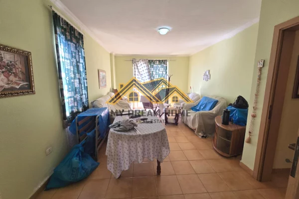 Shtepi ne shitje Apartament ne Durres, 1+1, Mobilimi E mobiluar, Pagesa 95,000  Euro.