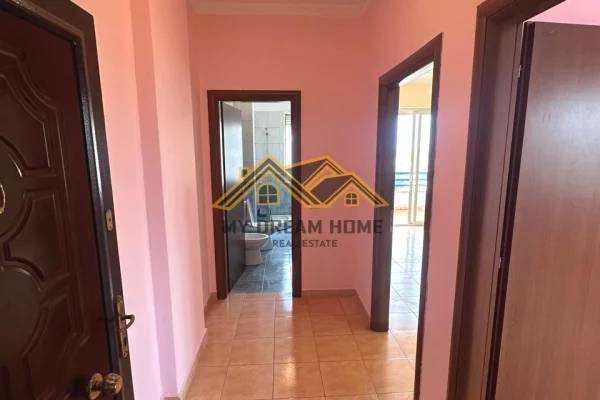 Shtepi ne shitje Apartament ne Durres, 1+1, Mobilimi Bosh, pa mobiluar, Pagesa 80,000  Euro.